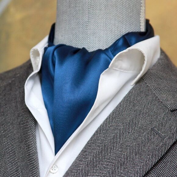 Men's Cravat Ascot 100%silk Gift Box Blue Navy Solid A209 - Picture 1 of 7